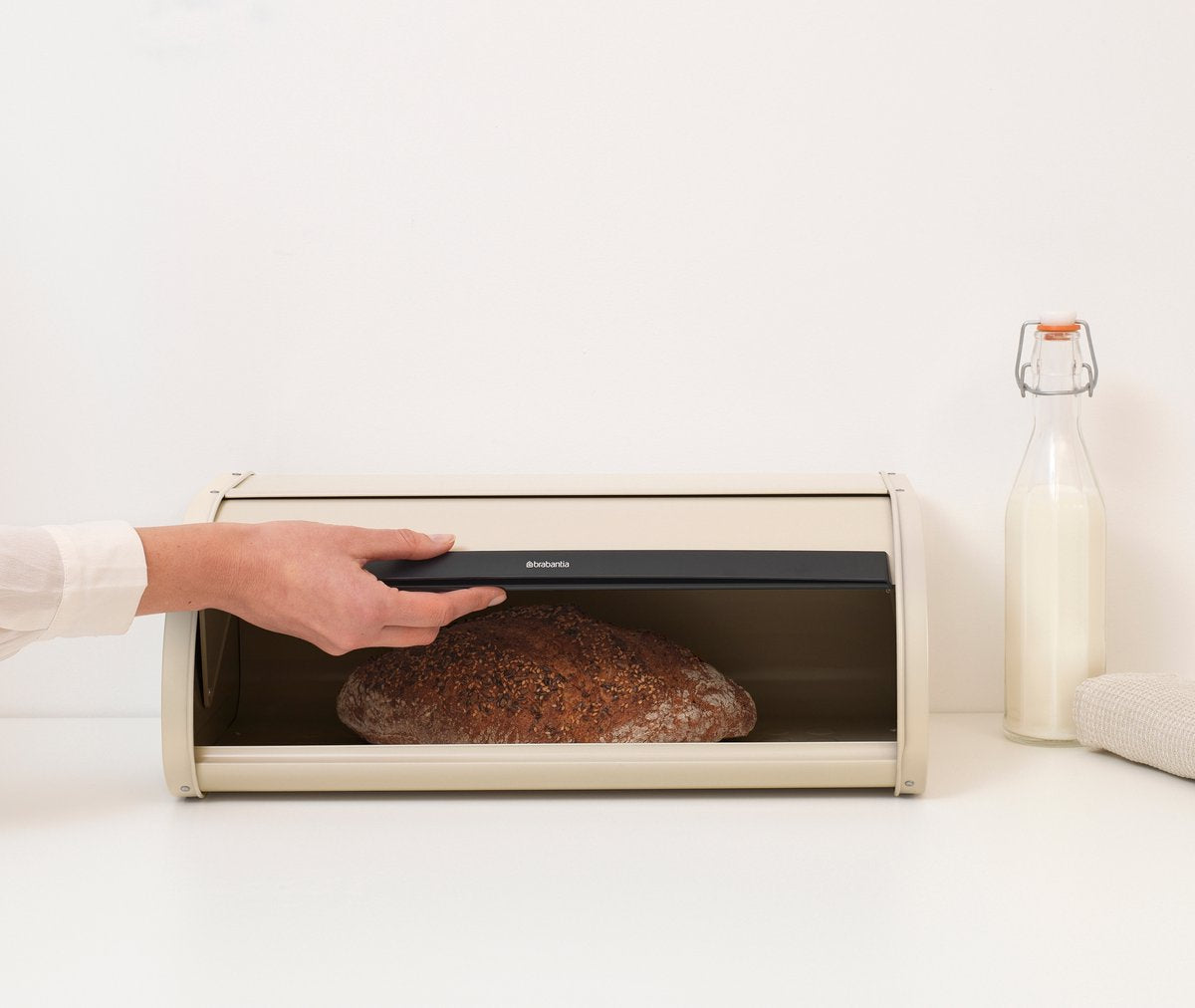  Brabantia Broodtrommel - Met Schuifdeksel - Soft Beige