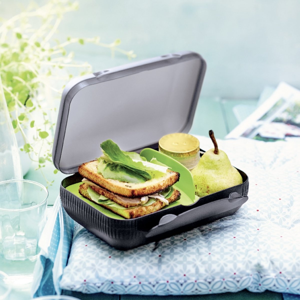  Tupperware Snackpack Zwart
