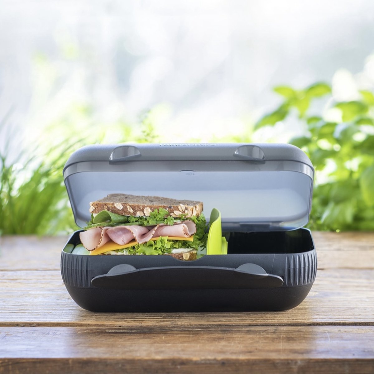  Tupperware Snackpack Zwart