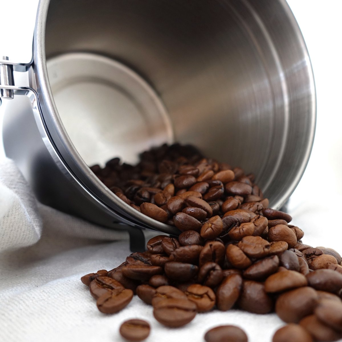  House Of Husk Koffieblik Met CO² Ventilatie - Bewaarblik - Voorraadbussen - Voorraadblik - RVS - Zwart - 1.5 Liter