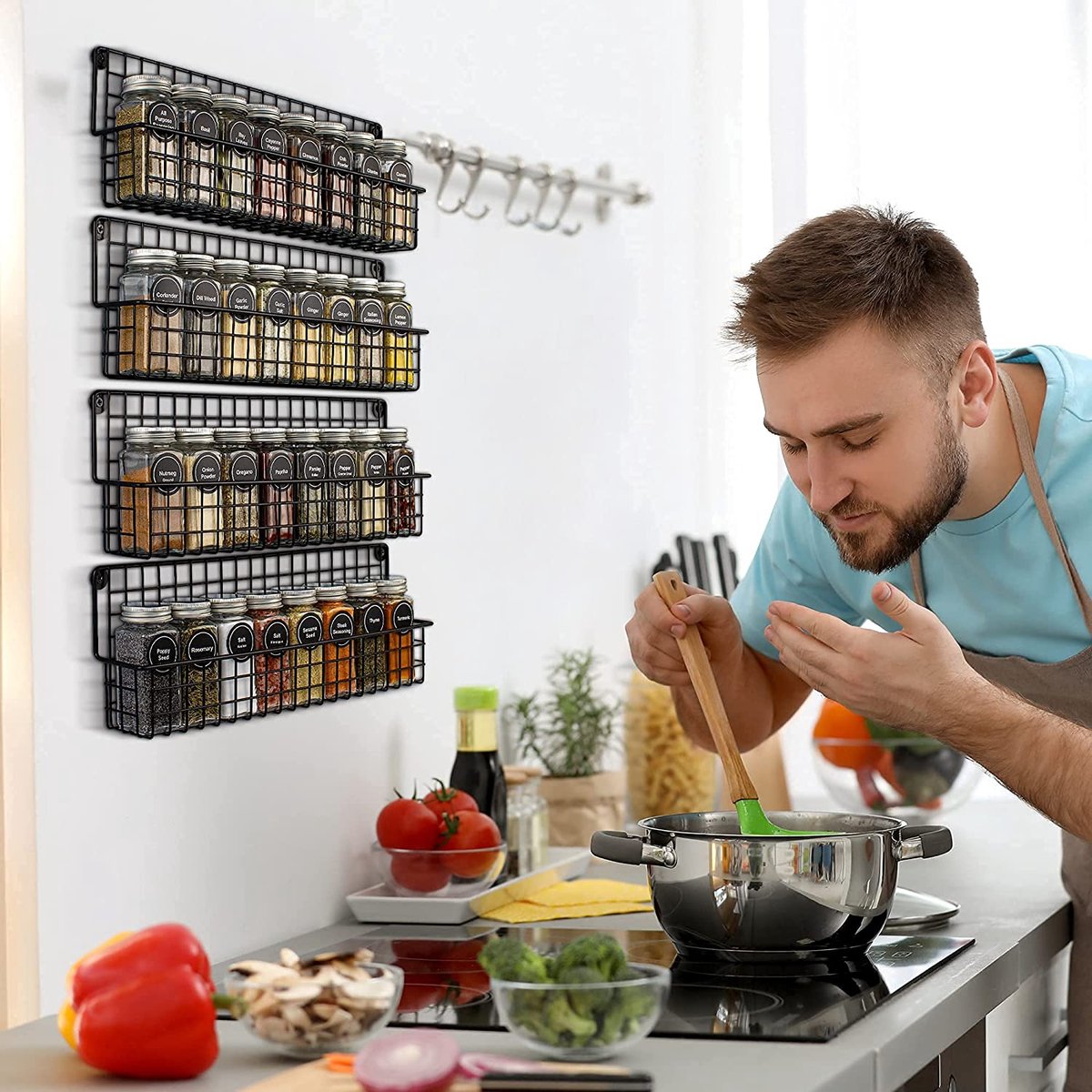  Friendly Kitchen Ophangbaar Kruidenrek - 4 Kruidenrekjes Voor Totaal 32 Kruidenpotjes - Spice Rack - Staal - Zwart