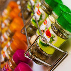  KitchenBrothers Ophangbaar Kruidenrek Voor 32 Kruidenpotjes - Spice Rack – Keuken Rek - Kruiden Organizer - Specerijen Opbergen - 4 Laags - 40 X 6.3 X 50 Cm - RVS