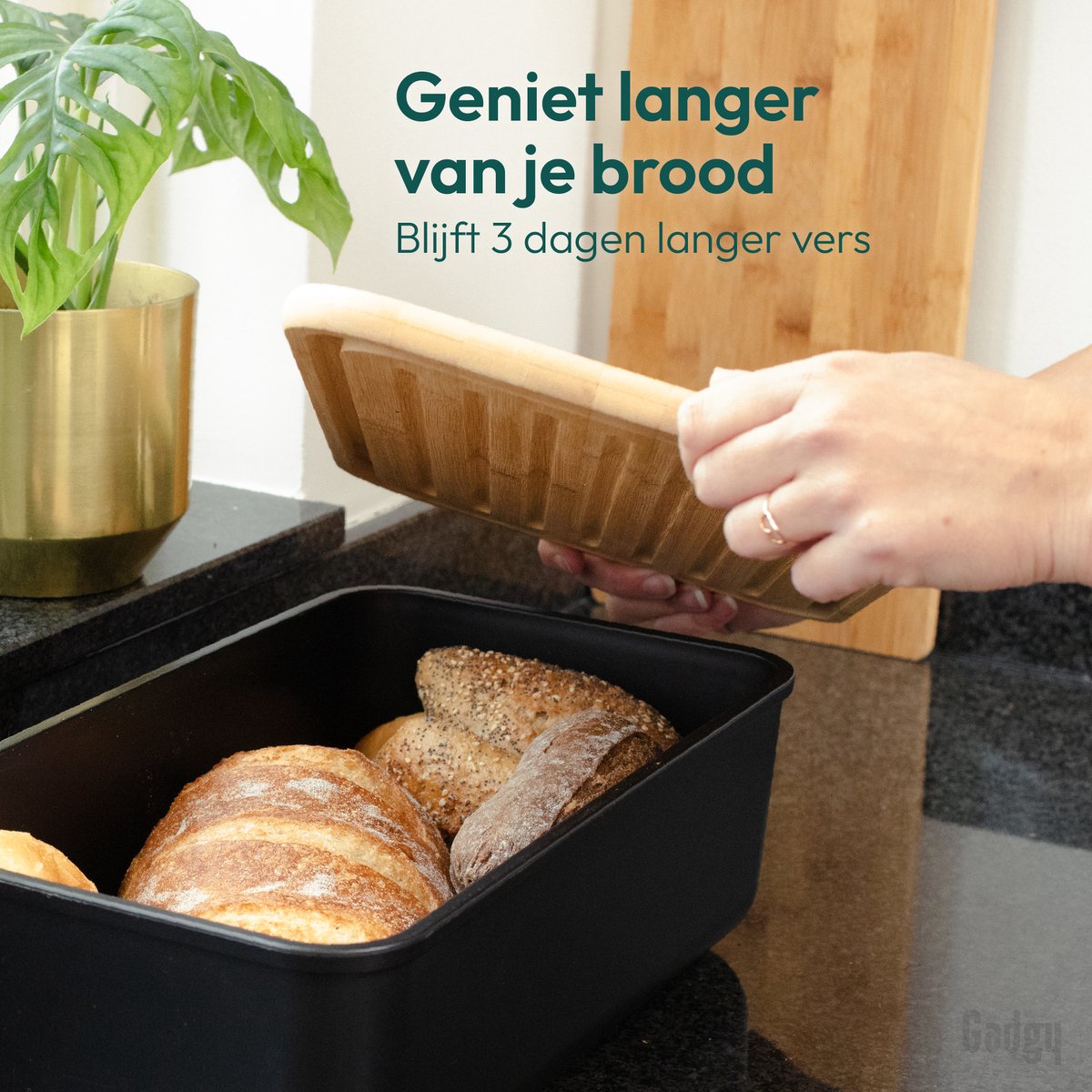  Gadgy Broodtrommel Met Bamboe Deksel – Brooddoos Met Snijplank - 36x19.5x11.5 Cm- Zwart