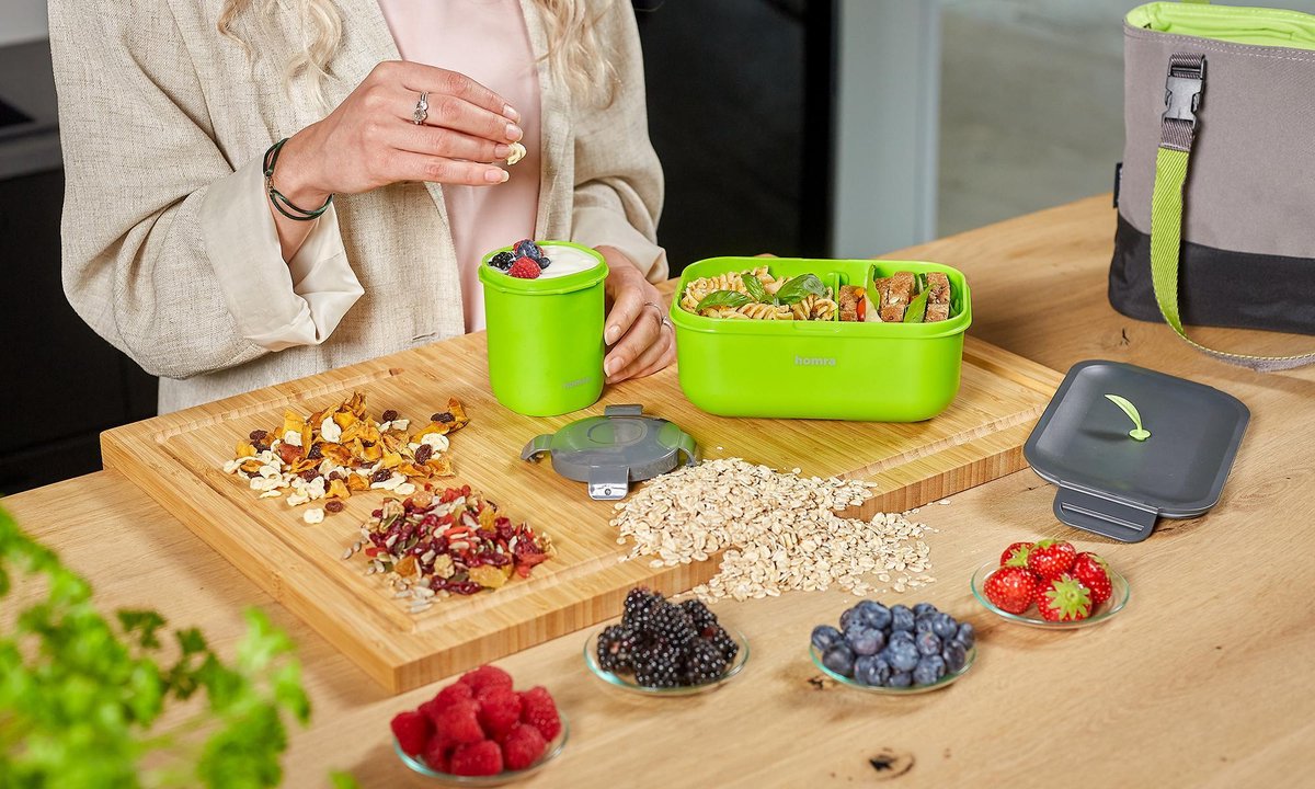  Homra Lunchset In Tas BREAQ Green - Broodtrommel - Yoghurtbeker - Koeltas - Lunch To Go - Duurzaam Kunststof - BPA Vrij - Lunchtrommel - Magnetron, Diepvries, Vaatwasser Bestendig - Grijs Met Groen - Picknick - Kantoor - School - Vers Houden